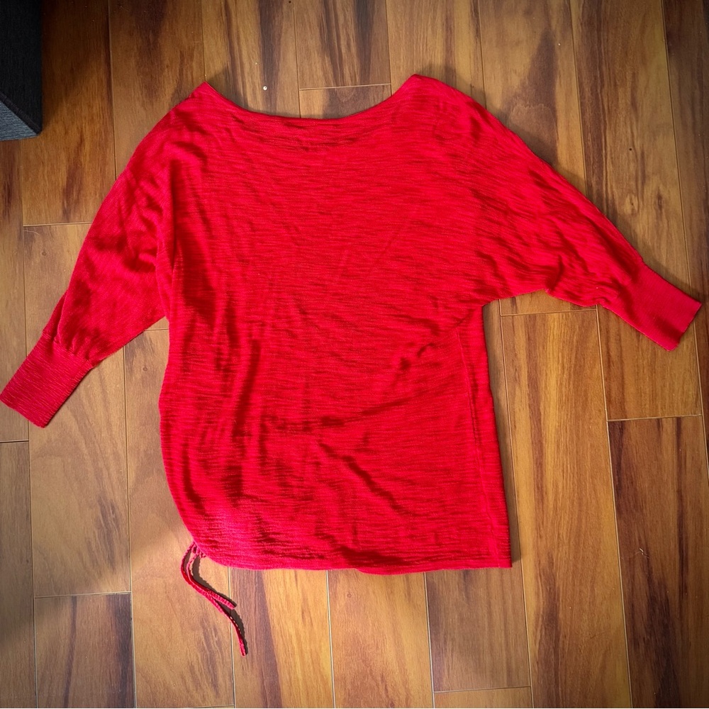 Express Red 3/4 Sleeve Wide Neck/Off the Shoulder Top w/Adjustable Side Ruching - Picture 7 of 7
